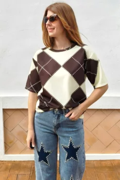 Camiseta Rombos Chocolate y Amarillo