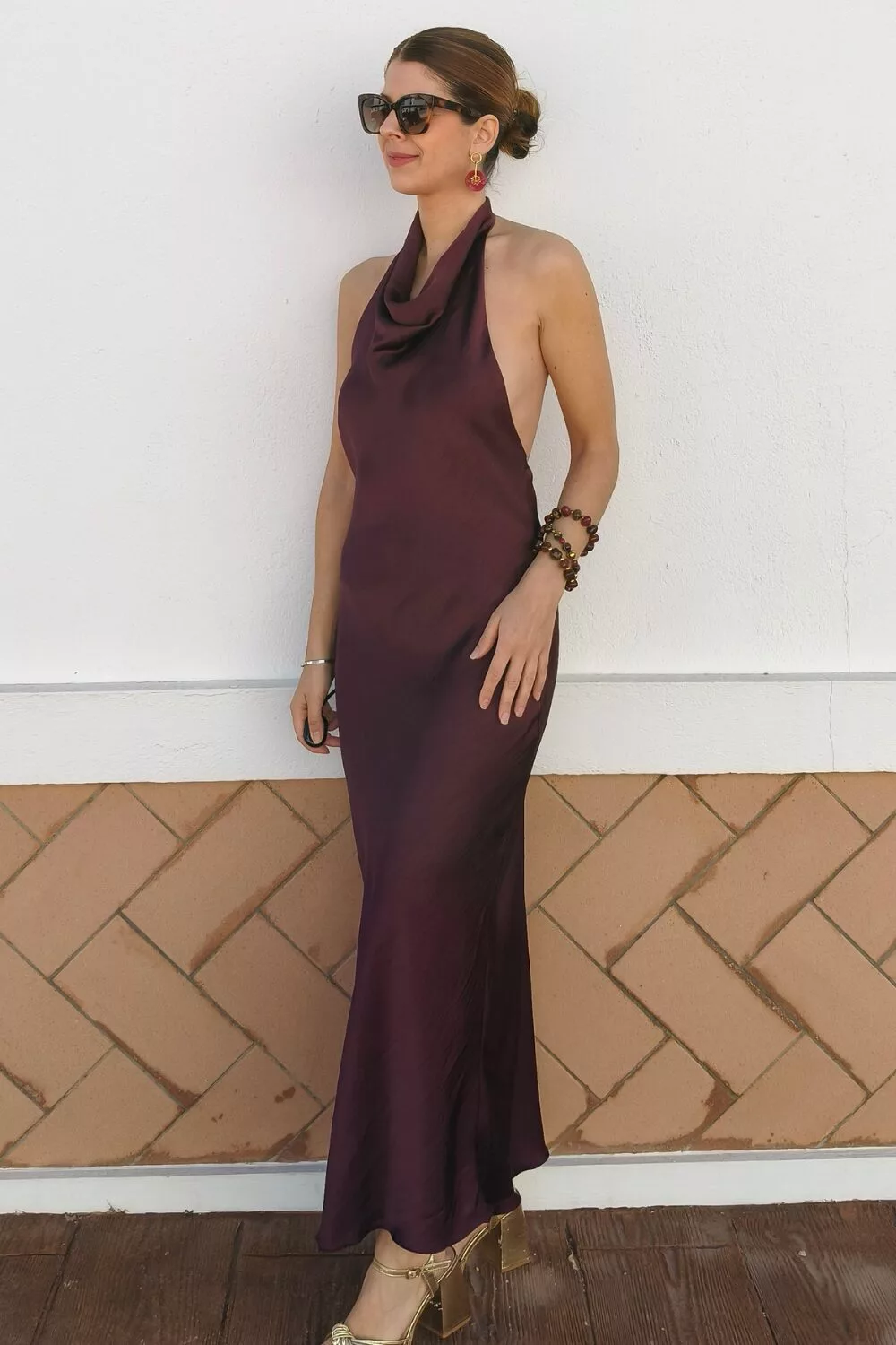 Vestido Satinado Al Cuello Burdeos Vestido Satinado Al Cuello Burdeos