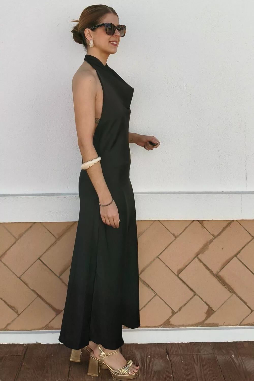 Vestido Satinado Al Cuello Chocolate Vestido Satinado Al Cuello Chocolate
