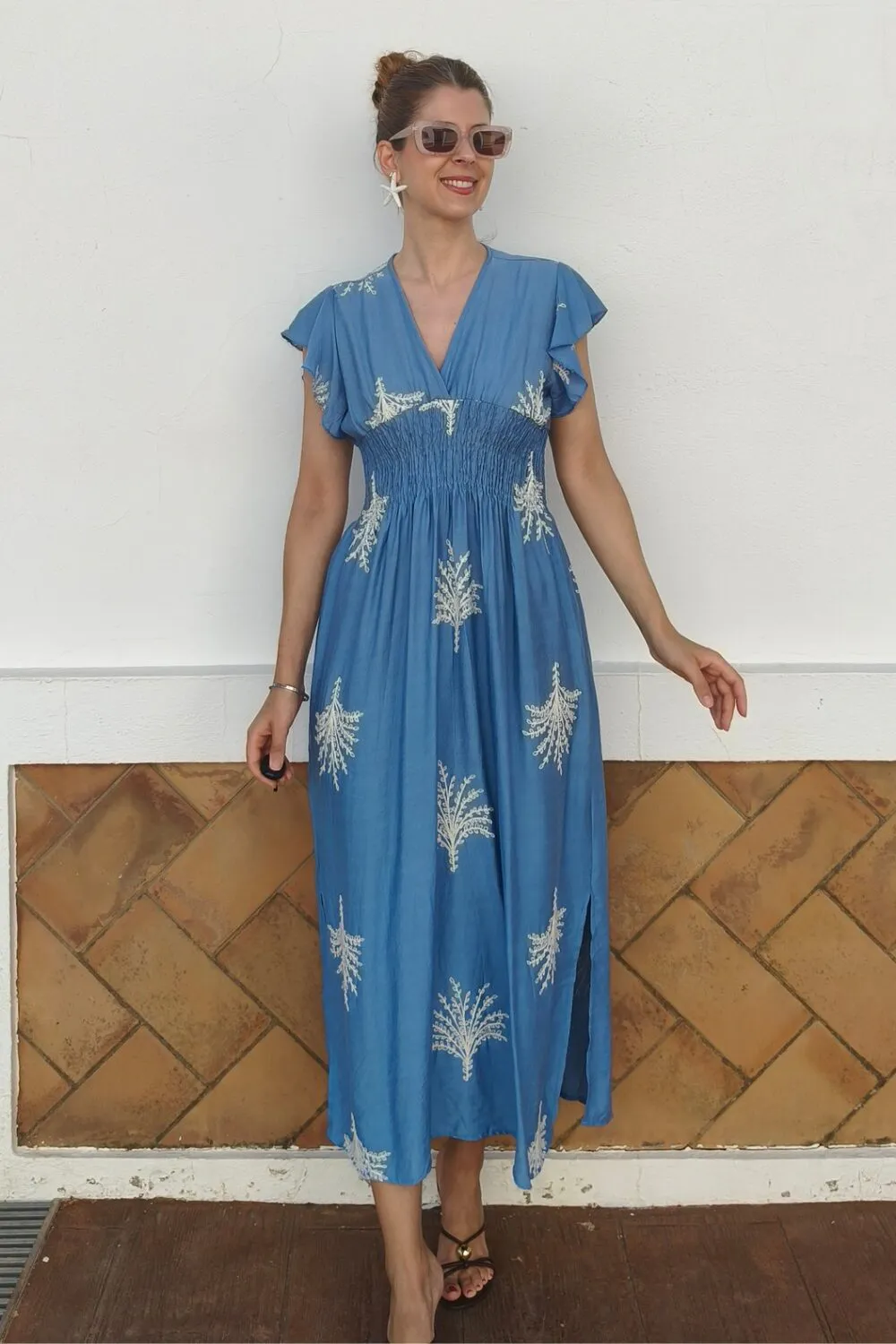 Vestido Bordado Rama Azul Vestido Bordado Rama Azul